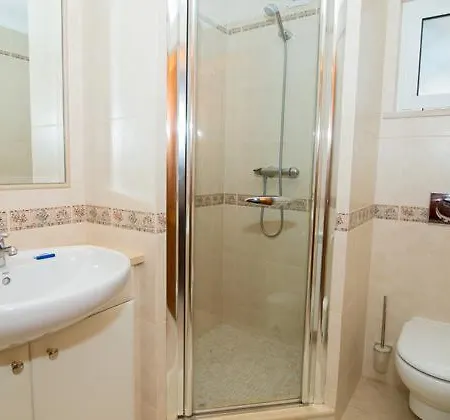 Villa Sleeps 4 Air Con T480084 Vale do Lobo